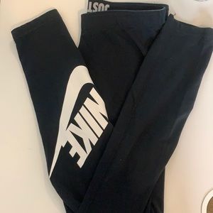 Nike Leggings Size Medium with large Nike logo